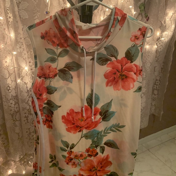 Free Kisses Tops - Sleeveless top/hoodie